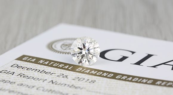 ¿Cómo se Certifican o Gradúan los Diamantes de Laboratorio?
