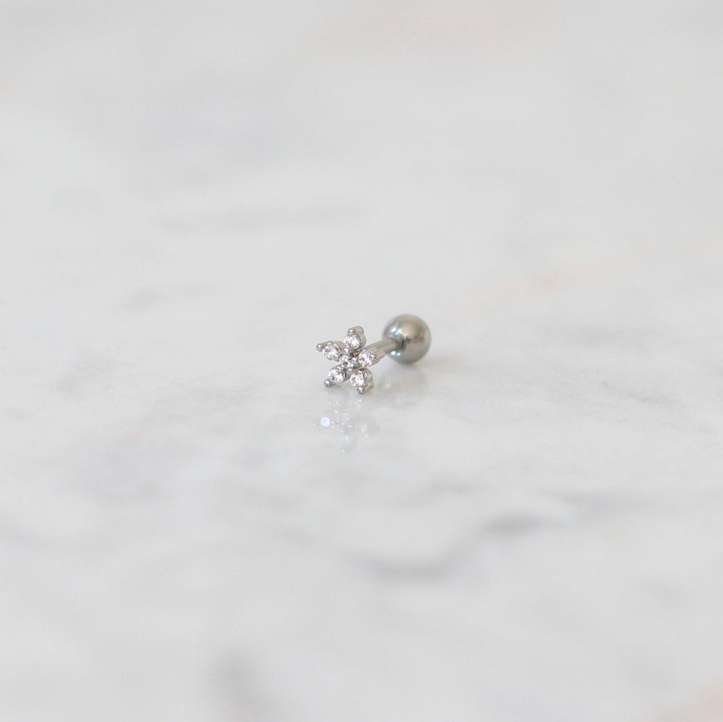 Aretes Piercing Flower Dorado