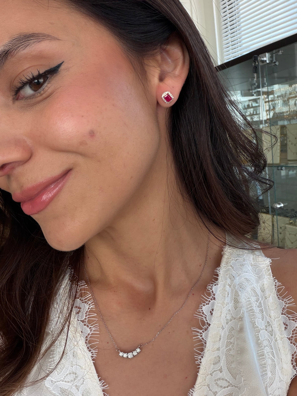 Aretes rubíes con halo