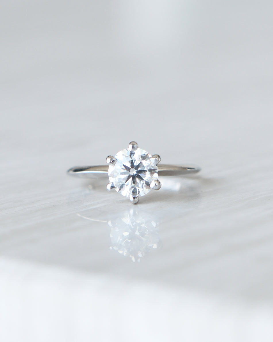 Anillo Ava