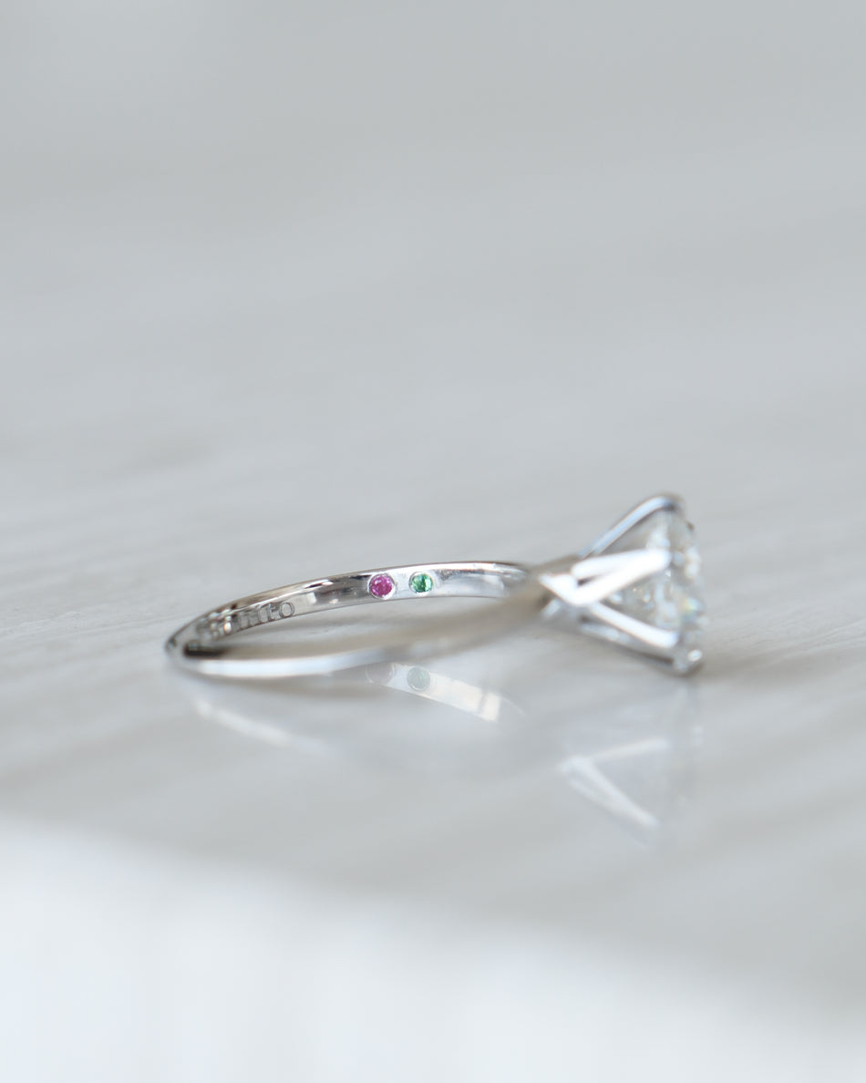 Anillo Ava