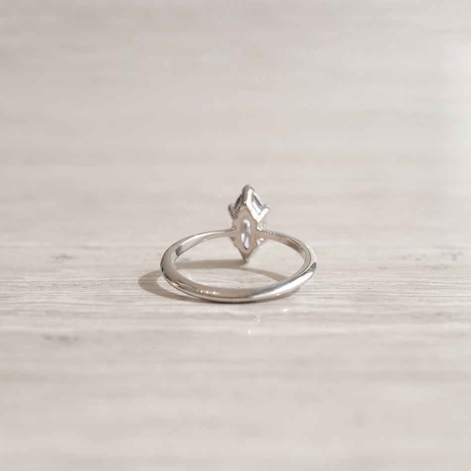 Anillo Solitario Marquisse