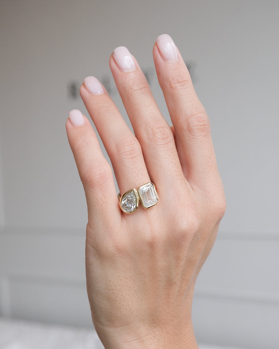 Anillo Toi et Moi Bezel Pera & Esmeralda