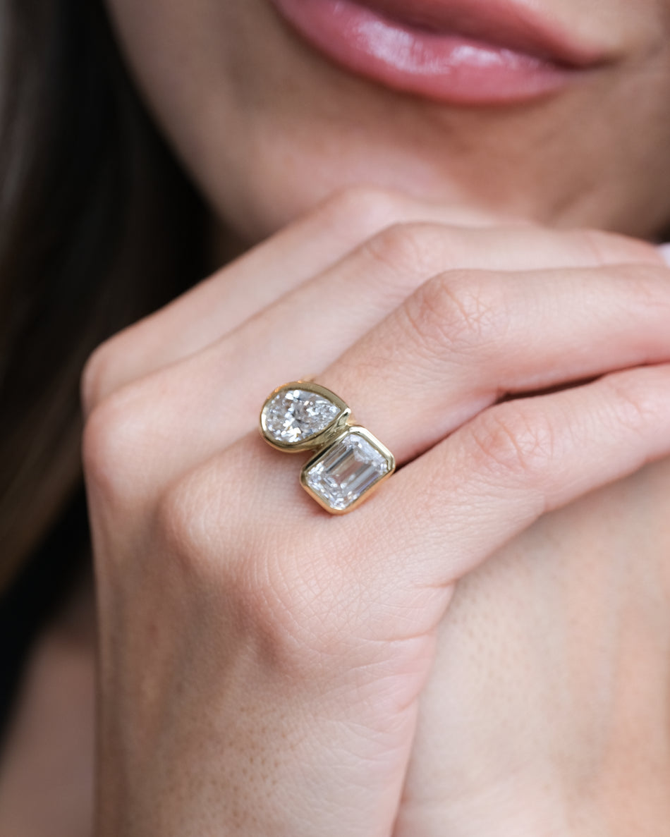 Anillo Toi et Moi Bezel Pera & Esmeralda