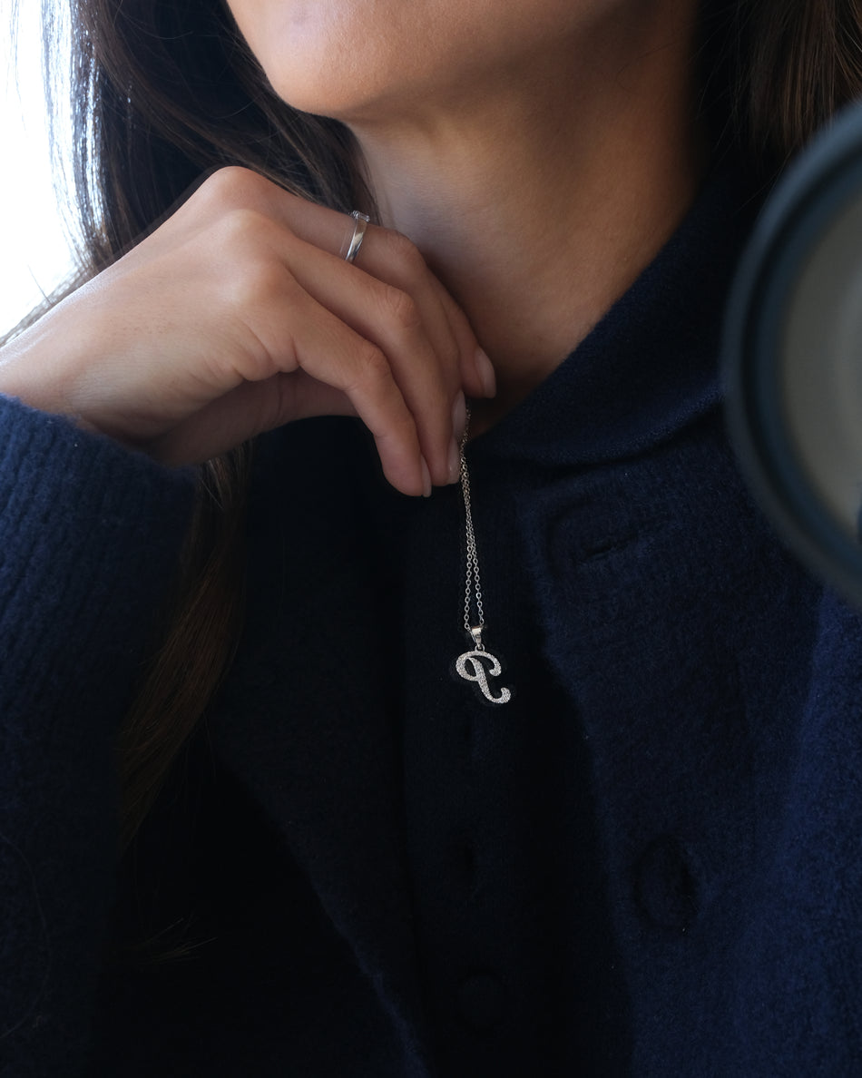 Inicial Personalizada con Pavé de Diamantes