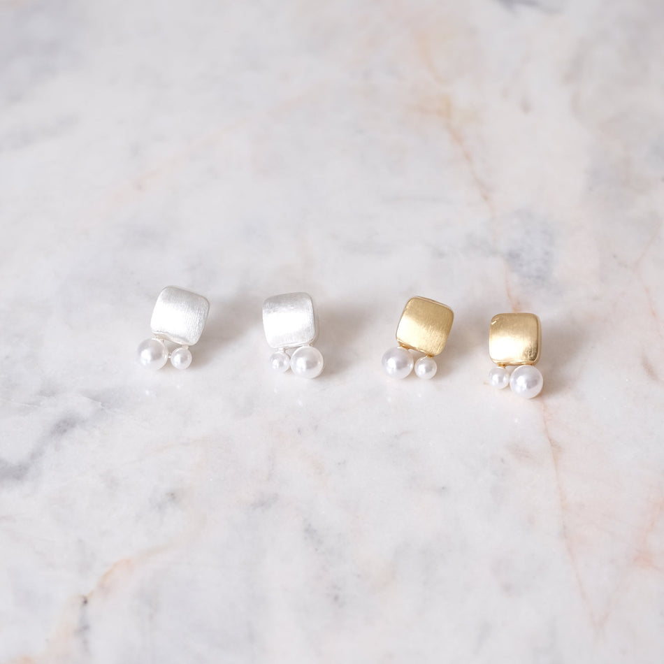 Aretes Two Stands