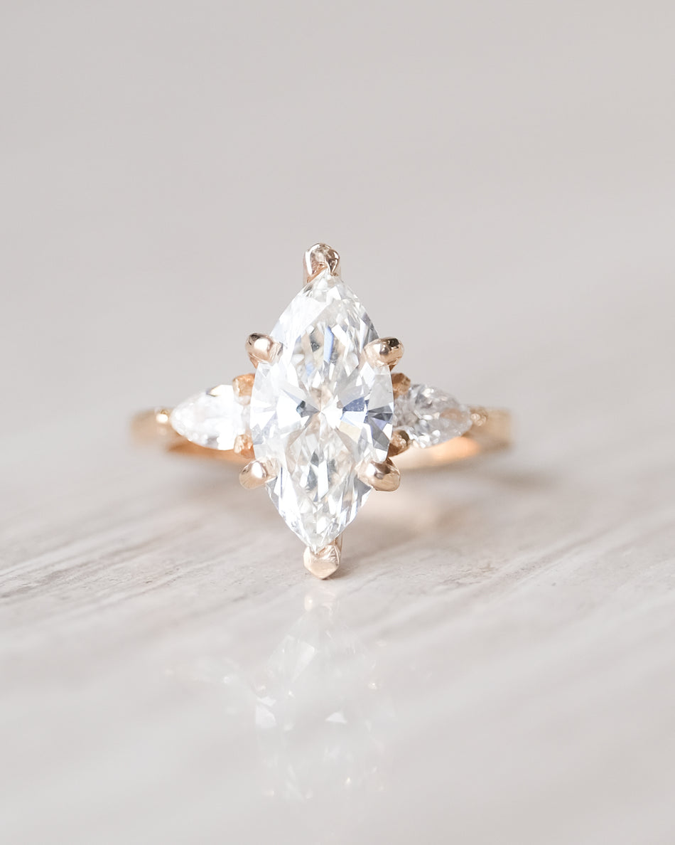 Anillo Amelia
