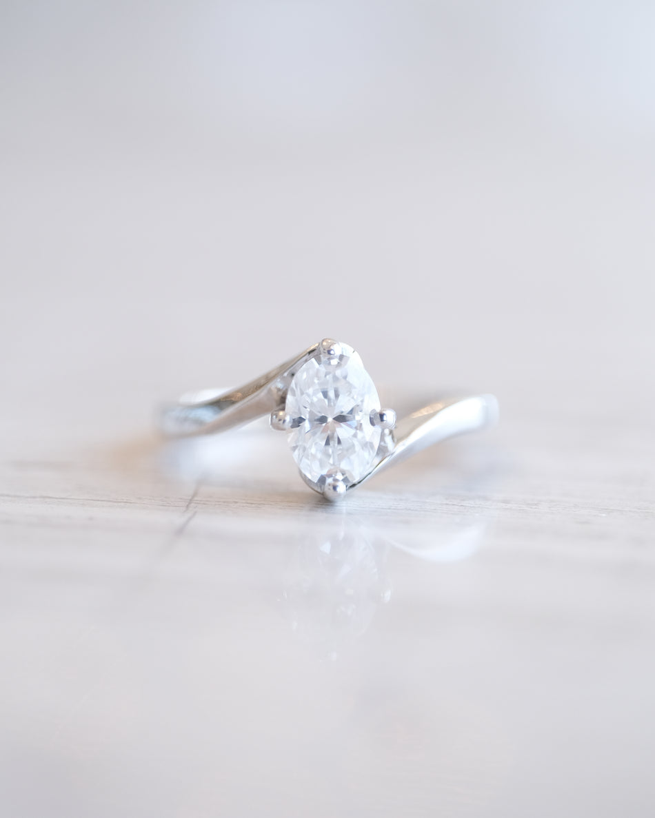 Anillo Ava