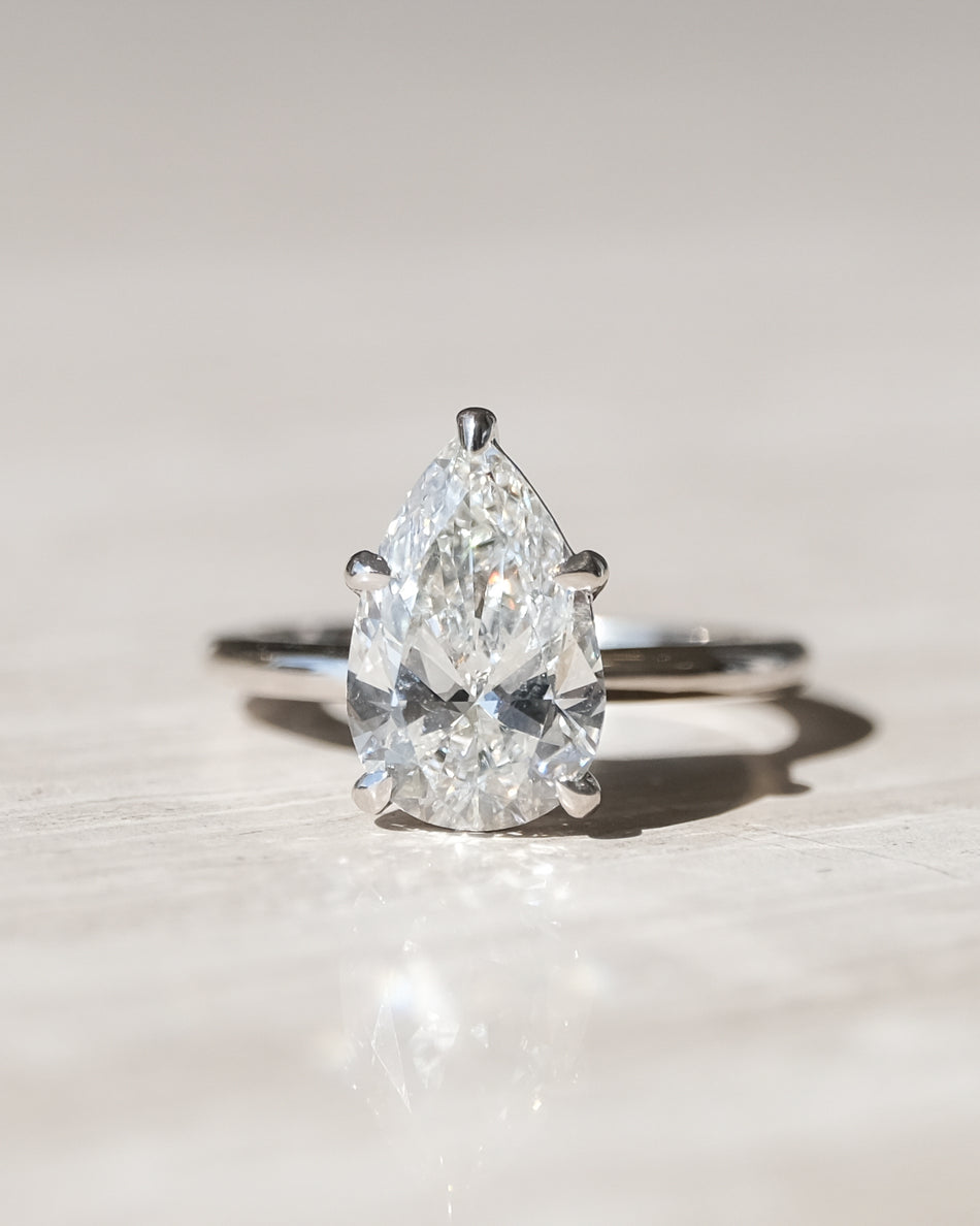 Anillo Delfina