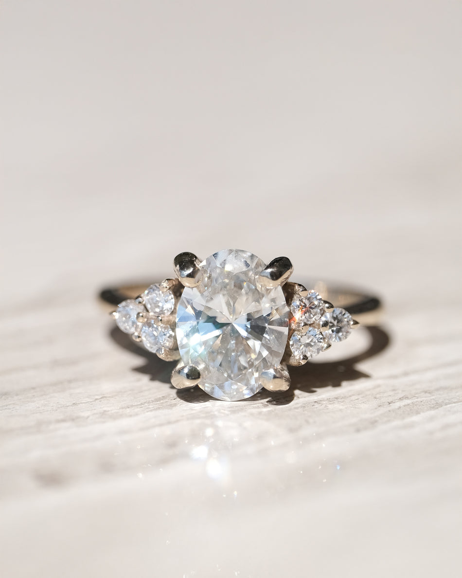 Anillo Carlota