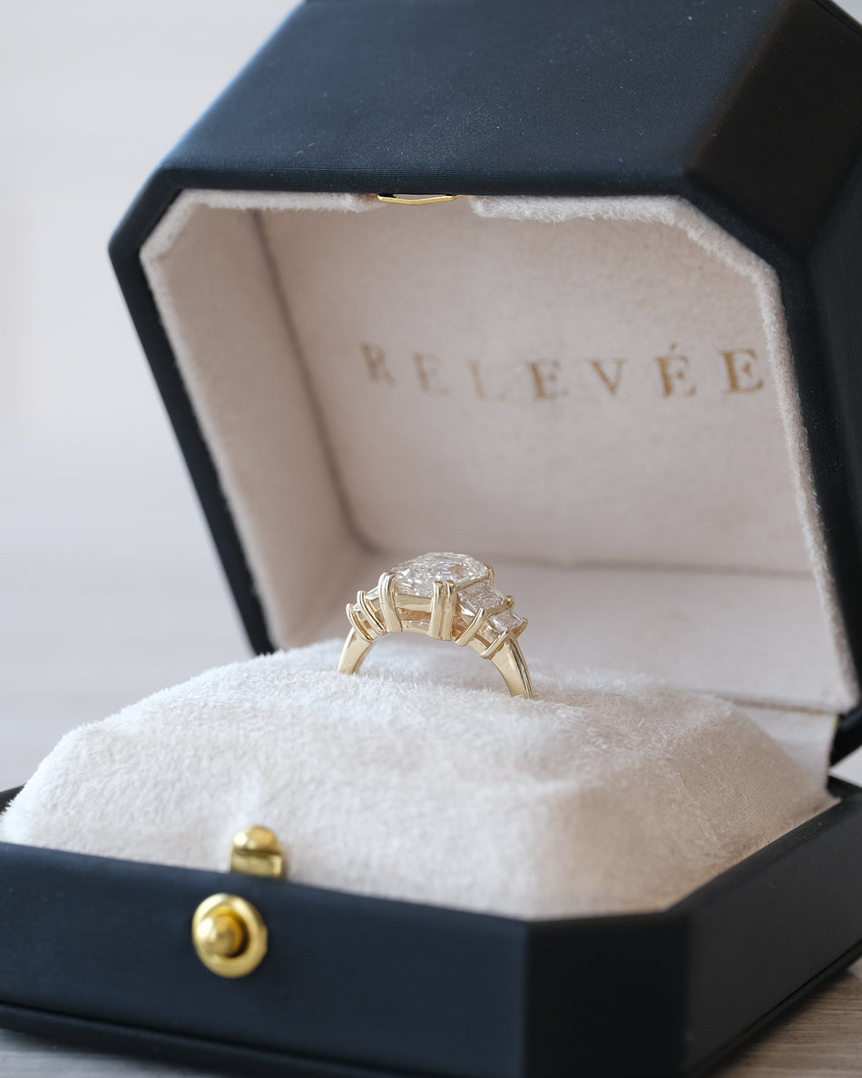 Anillo Amalia