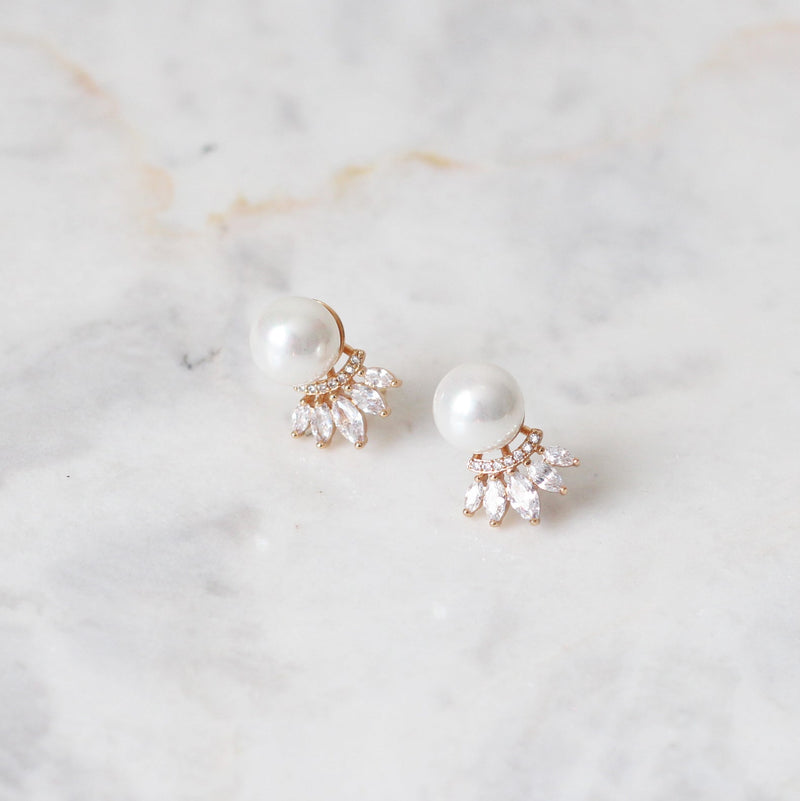 Arete Gorgeous Pearl