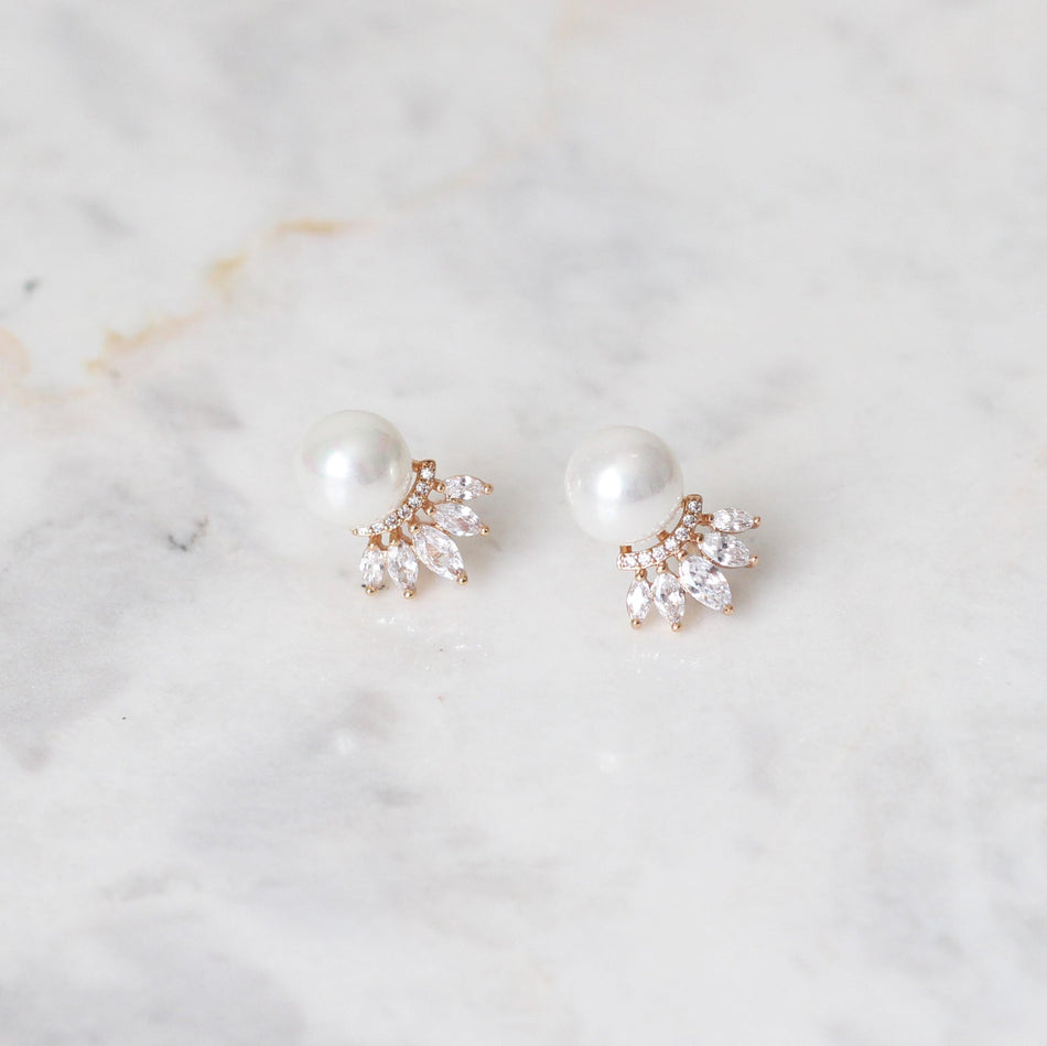 Arete Gorgeous Pearl