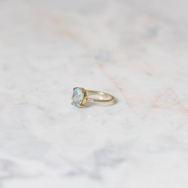 Anillo Oval Topacio