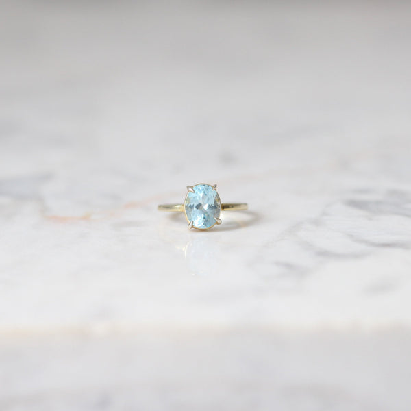 Anillo Oval Topacio
