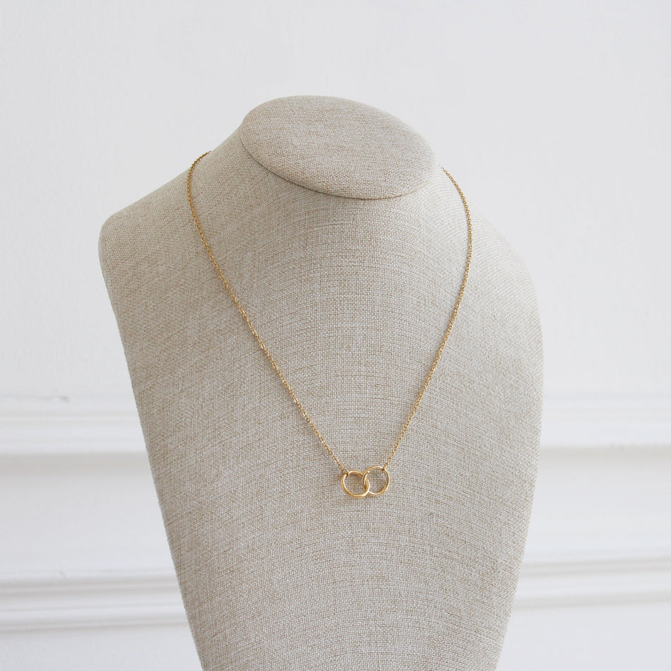 Collar Tangled Love