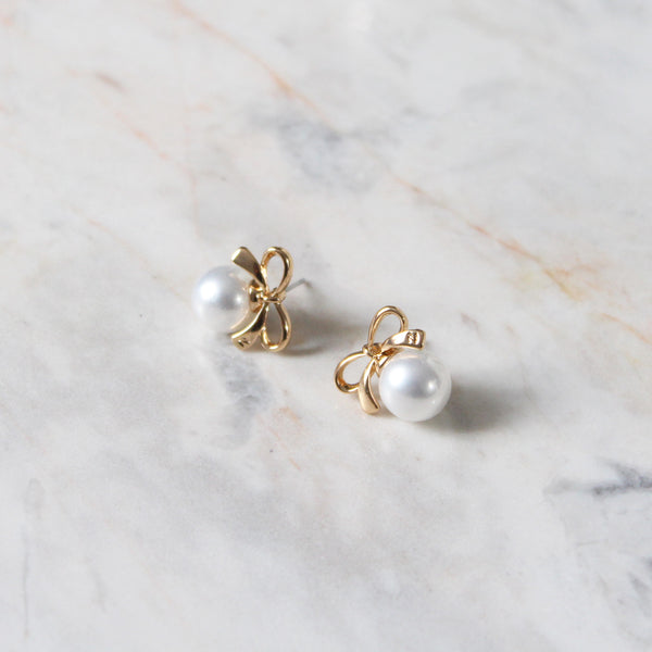 Aretes Bow and Pearl